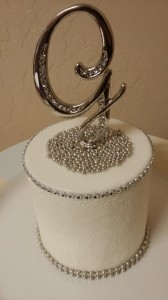 SugarVeil Tall Wedding Cake by Heavenly Cake pops Easy Roller 5