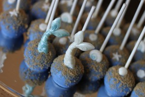 Beach Cake Pops and cookies by HCP Easy Roller