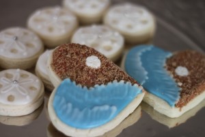 Beach Cake Pops and cookies by HCP Easy Roller